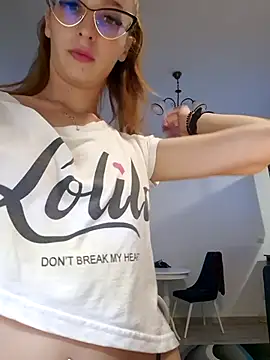 MoonedByEva online show from 5, 10, 2025