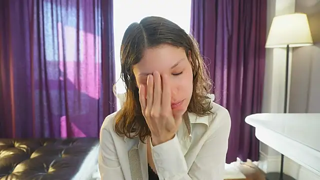 ElwynaBrickell online show from 14, 9, 2025