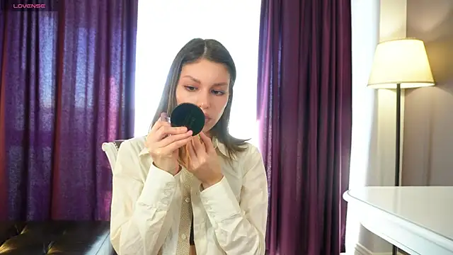 ElwynaBrickell online show from 6, 10, 2025