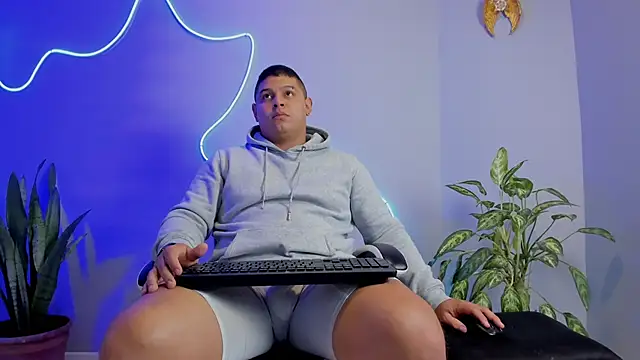 Snapshot of Maximus_Steel chatting on 13, 10, 2025 Maximus Steel online show from 13, 10, 2025