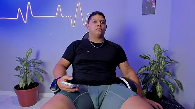 Snapshot of Maximus_Steel chatting on 11, 11, 2025 Maximus Steel online show from 11, 11, 2025