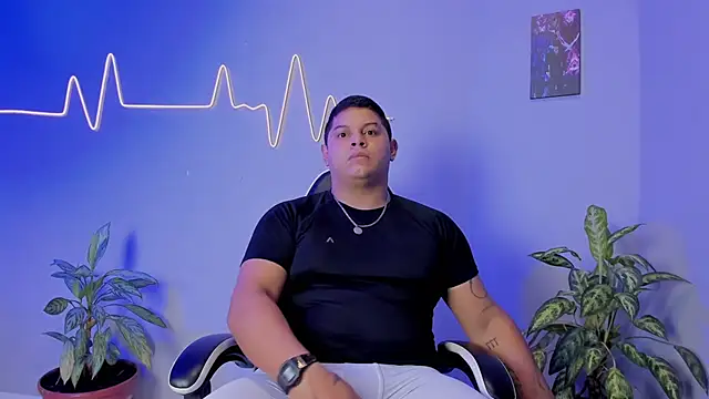 Snapshot of Maximus_Steel chatting on 22, 11, 2025 Maximus Steel online show from 22, 11, 2025