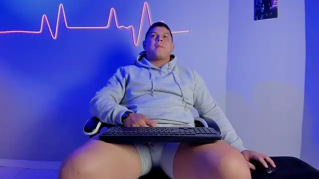 Snapshot of Maximus_Steel chatting on 28, 11, 2025 Maximus Steel online show from 28, 11, 2025