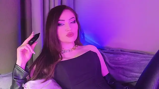 Snapshot of AliceJameson chatting on 12, 10, 2025 AliceJameson online show from 12, 10, 2025