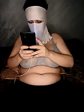 Lamia Queen  online show from 8, 10, 2025