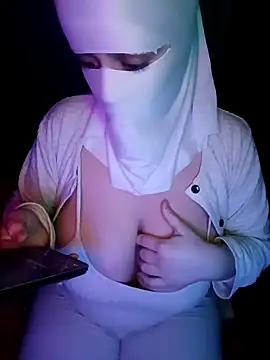 Lamia Queen  online show from 18, 12, 2025