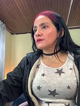 Snapshot of kataleya_29 chatting on 21, 12, 2025 kataleya 29 online show from 21, 12, 2025