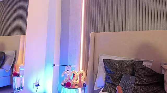 Snapshot of AbbyBeck chatting on 19, 9, 2025 AbbyBeck online show from 19, 9, 2025