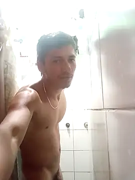 Snapshot of alexandercruz chatting on 1, 3, 2026 alexandercruz online show from 1, 3, 2026