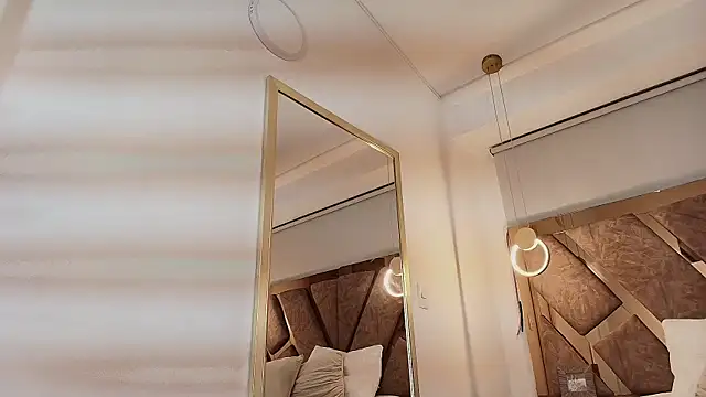 zarah andrew   online show from 15, 9, 2025