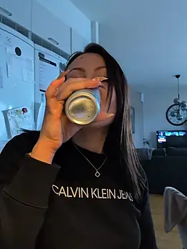 SwedishBaabe online show from 9, 10, 2025