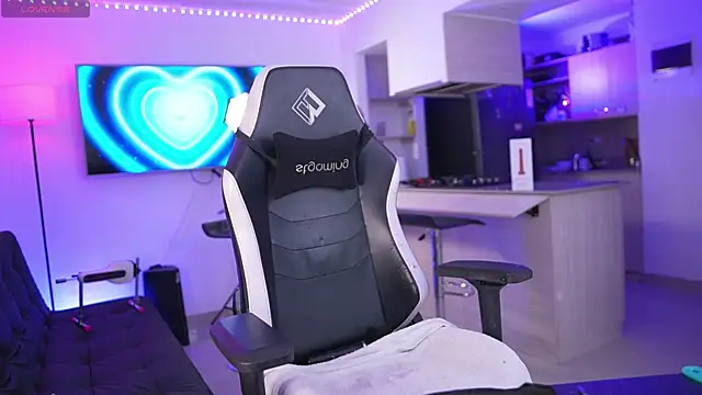 Snapshot of andrea_magic69 chatting on 27, 9, 2025 andrea magic69 online show from 27, 9, 2025