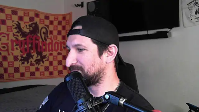 DevilPup75  online show from 12, 9, 2025