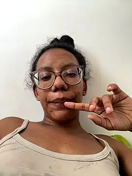 Snapshot of Valen1800 chatting on 4, 12, 2025 Valen1800 online show from 4, 12, 2025