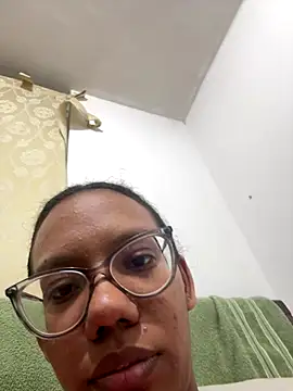 Snapshot of Valen1800 chatting on 19, 12, 2025 Valen1800 online show from 19, 12, 2025