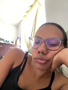 Snapshot of Valen1800 chatting on 20, 12, 2025 Valen1800 online show from 20, 12, 2025