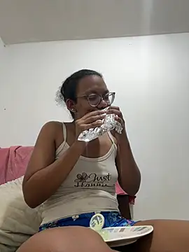 Snapshot of Valen1800 chatting on 3, 3, 2026 Valen1800 online show from 3, 3, 2026