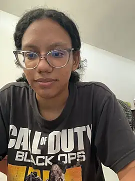 Snapshot of Valen1800 chatting on 6, 5, 2026 Valen1800 online show from 6, 5, 2026