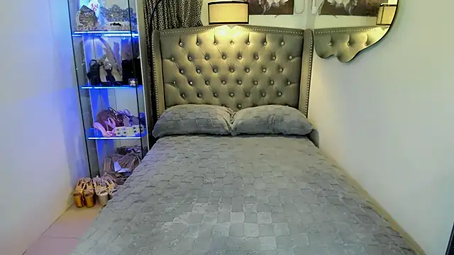 Claudia empress online show from 26, 9, 2025