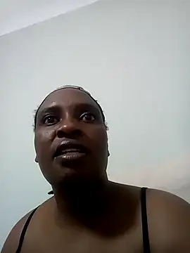 Snapshot of QueenRomaxx1 chatting on 7, 11, 2025 QueenRomaxx1 online show from 7, 11, 2025