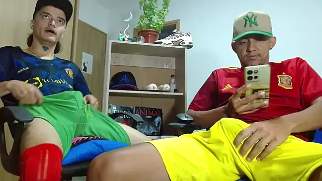 Snapshot of skinny23cm chatting on 30, 10, 2025 skinny23cm online show from 30, 10, 2025