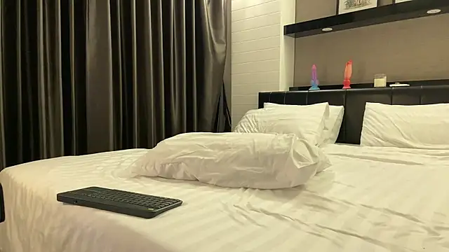KellyTwink online show from 28, 7, 2026