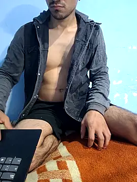 Snapshot of Mirreylatino chatting on 13, 11, 2025 Mirreylatino online show from 13, 11, 2025