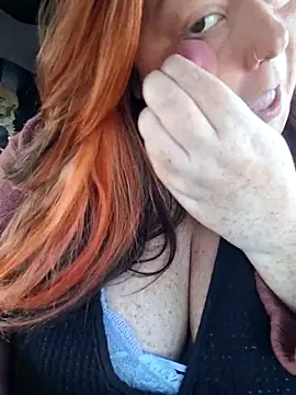 Snapshot of 50-shades-of-JADE chatting on 4, 11, 2025 50-shades-of-JADE online show from 4, 11, 2025