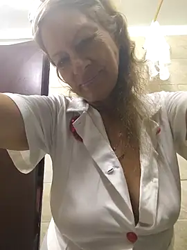 Snapshot of MaryeLunna chatting on 5, 10, 2025 MaryeLunna online show from 5, 10, 2025