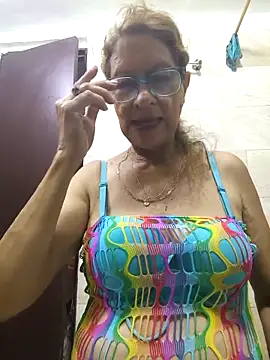 Snapshot of MaryeLunna chatting on 10, 10, 2025 MaryeLunna online show from 10, 10, 2025