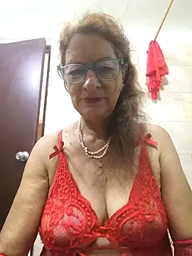 Snapshot of MaryeLunna chatting on 6, 11, 2025 MaryeLunna online show from 6, 11, 2025