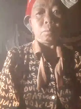 Snapshot of VangLe73 chatting on 2, 4, 2026 VangLe73 online show from 2, 4, 2026