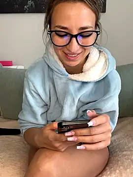 Snapshot of Celine_charme chatting on 23, 10, 2025 Celine charme online show from 23, 10, 2025