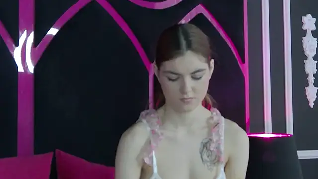 Snapshot of Evelisse chatting on 16, 4, 2026 Evelisse online show from 16, 4, 2026