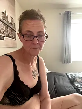 Curvy-Jinx online show from 28, 9, 2025