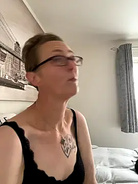 Curvy-Jinx online show from 22, 10, 2025