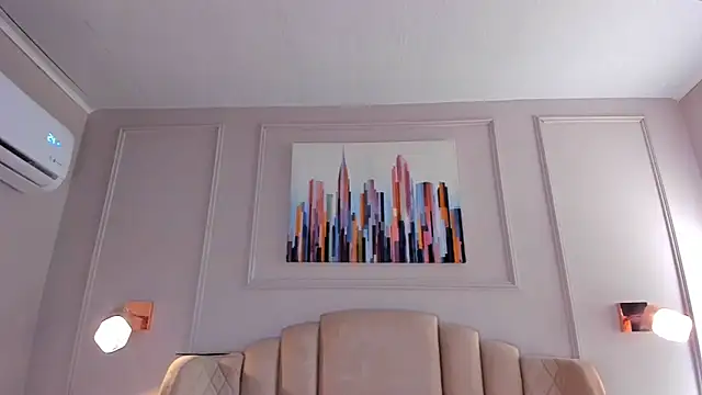 mia kisses2 online show from 7, 4, 2026