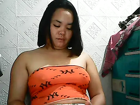 Snapshot of CreamyPussy4uxx chatting on 18, 2, 2026 CreamyPussy4uxx online show from 18, 2, 2026