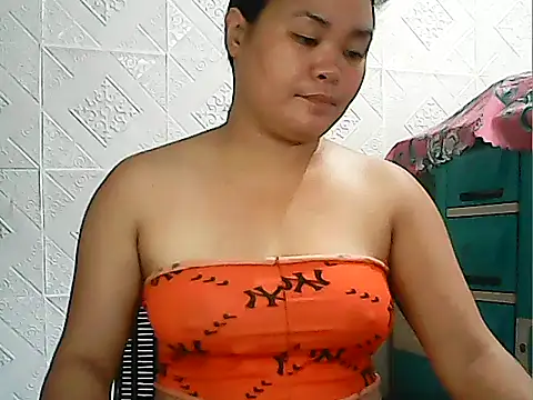 Snapshot of CreamyPussy4uxx chatting on 28, 4, 2026 CreamyPussy4uxx online show from 28, 4, 2026