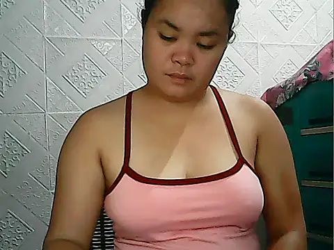 Snapshot of CreamyPussy4uxx chatting on 5, 5, 2026 CreamyPussy4uxx online show from 5, 5, 2026