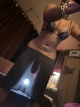 Snapshot of Your_dreambabe chatting on 28, 6, 2026 Your dreambabe online show from 28, 6, 2026