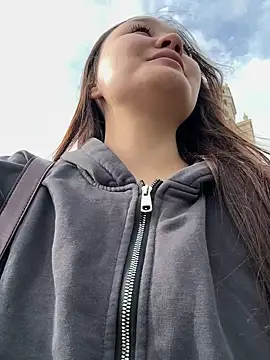 KissMeEva online show from 19, 9, 2025