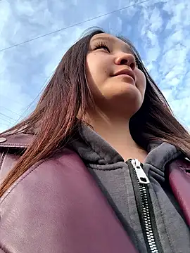 KissMeEva online show from 3, 10, 2025