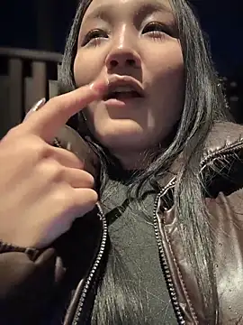 KissMeEva online show from 29, 10, 2025