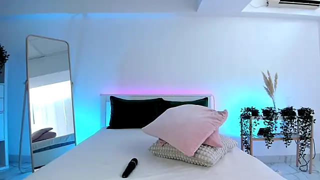 Emmi Lake online show from 12, 9, 2025