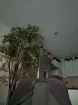 Snapshot of Michel_huge chatting on 6, 4, 2026 Michel huge online show from 6, 4, 2026