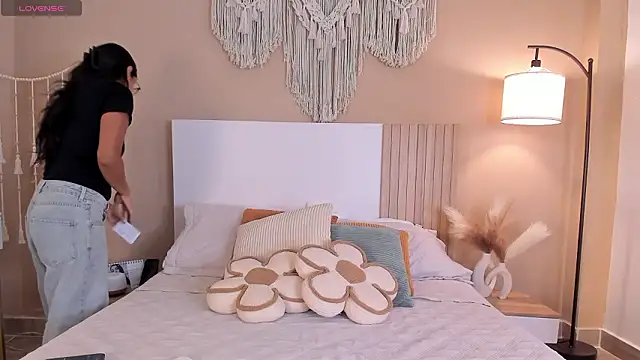 Camila Bustamante online show from 17, 3, 2026