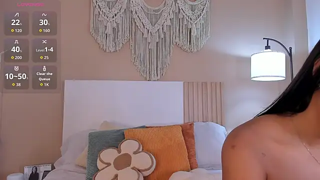 Camila Bustamante online show from 17, 5, 2026