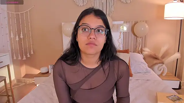Snapshot of Camila_Bustamante chatting on 3, 7, 2026 Camila Bustamante online show from 3, 7, 2026