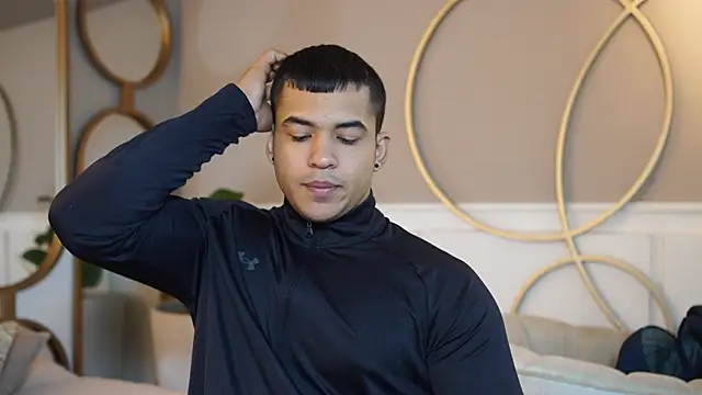 Snapshot of Thiago_Valente chatting on 29, 10, 2025 Thiago Valente online show from 29, 10, 2025